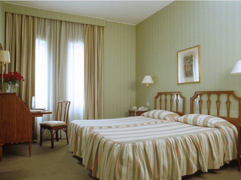 Hotel Commodore Rzym Pokój zdjęcie